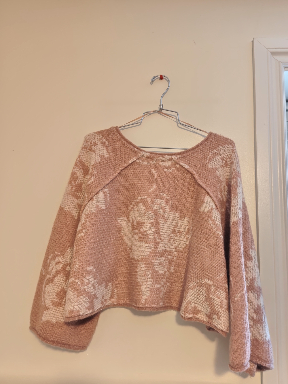 Free People Dusty Pink & White Floral Scoop Neckline Cropped Knit Sweater Size S